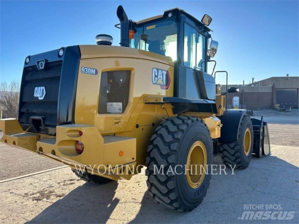 CAT 930M Фронтальні навантажувачі
