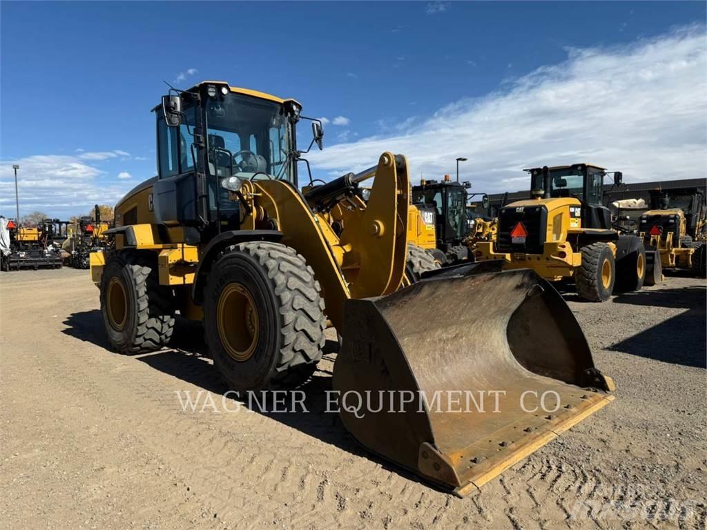 CAT 930M Фронтальні навантажувачі