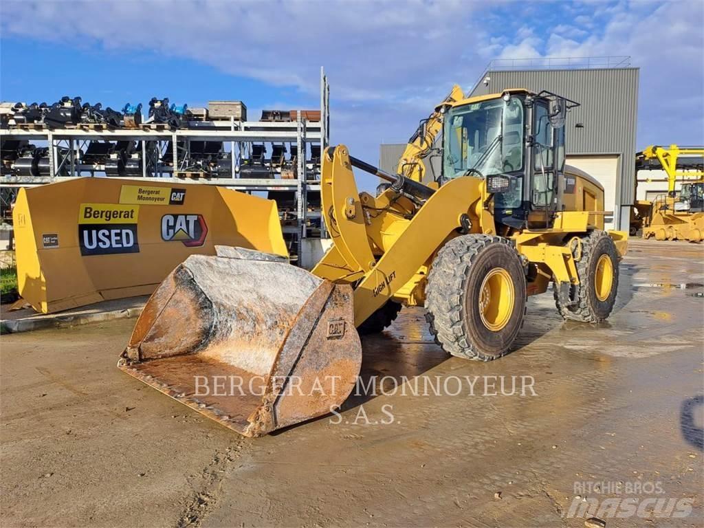 CAT 930M Фронтальні навантажувачі