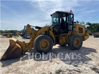 CAT 930M Фронтальні навантажувачі