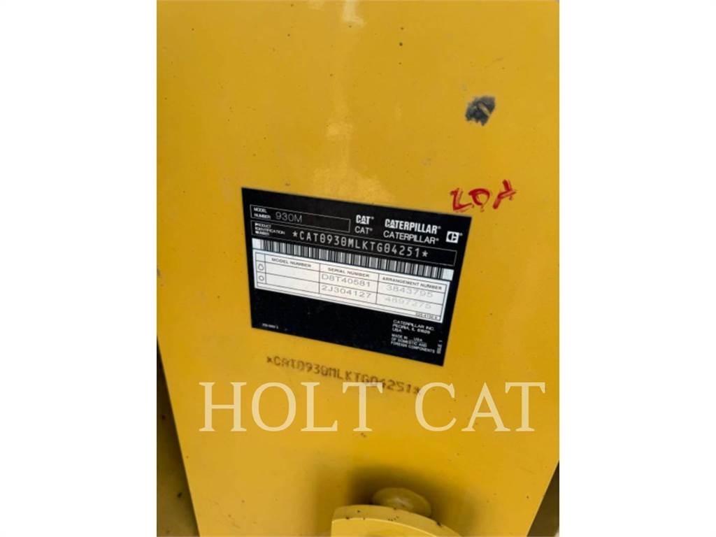 CAT 930M Фронтальні навантажувачі
