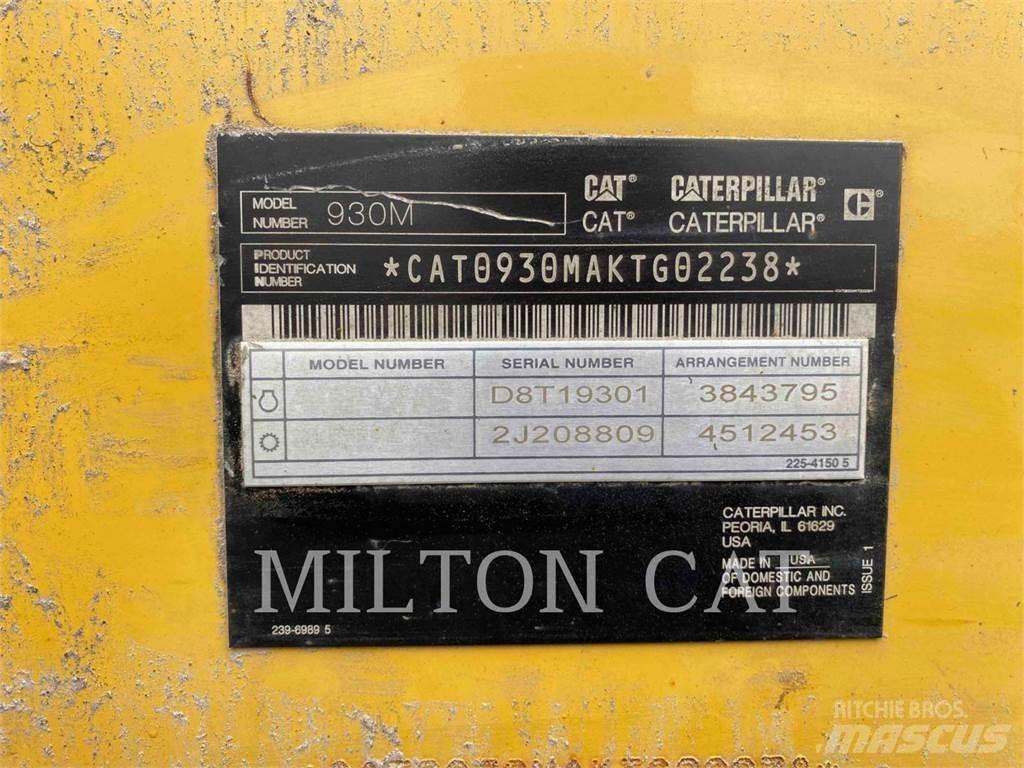 CAT 930M Фронтальні навантажувачі