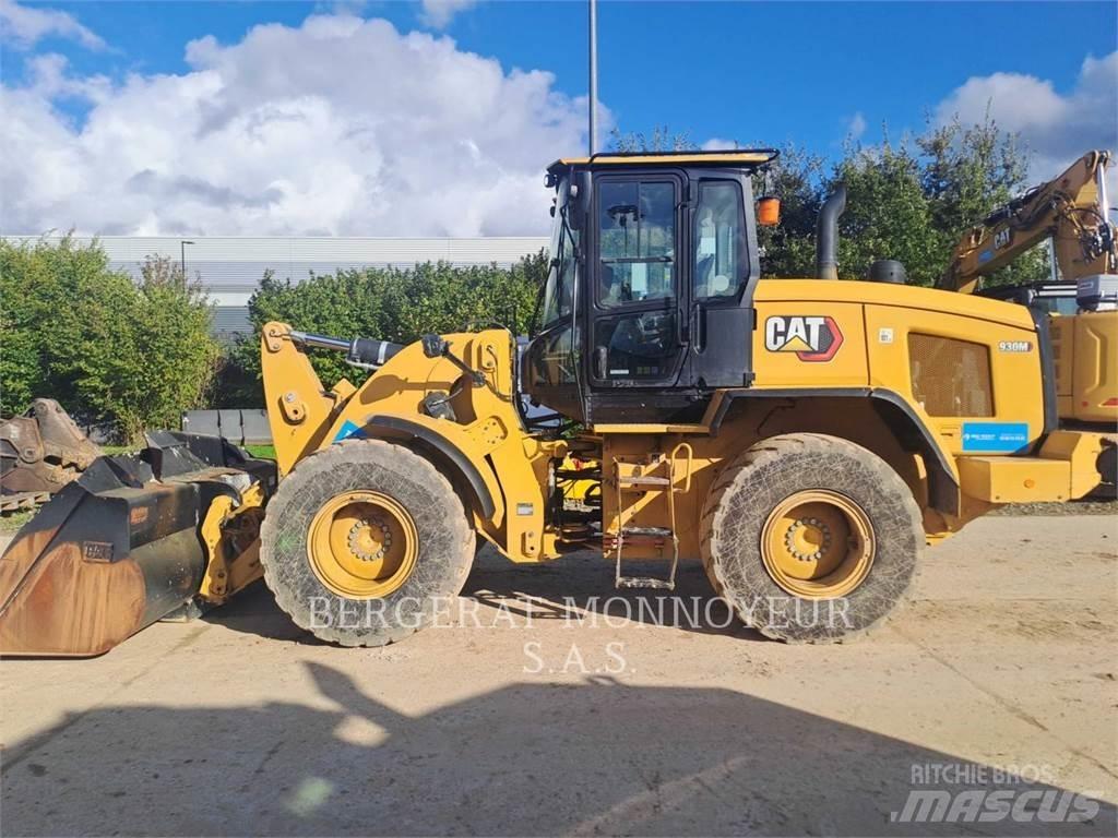 CAT 930M Фронтальні навантажувачі