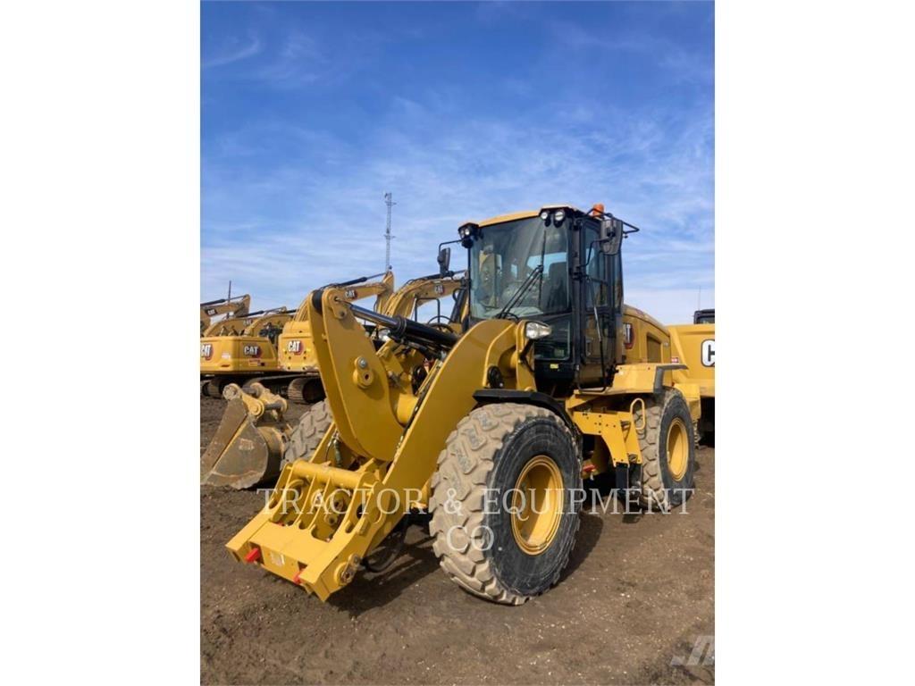 CAT 930M Фронтальні навантажувачі
