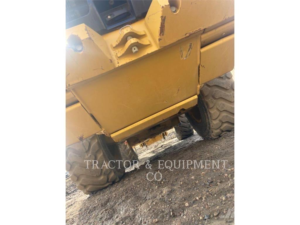 CAT 930M Фронтальні навантажувачі