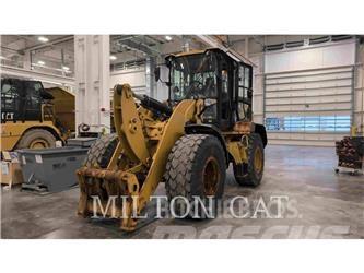 CAT 930M Фронтальні навантажувачі