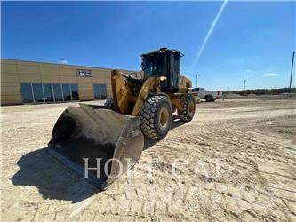 CAT 930M Фронтальні навантажувачі