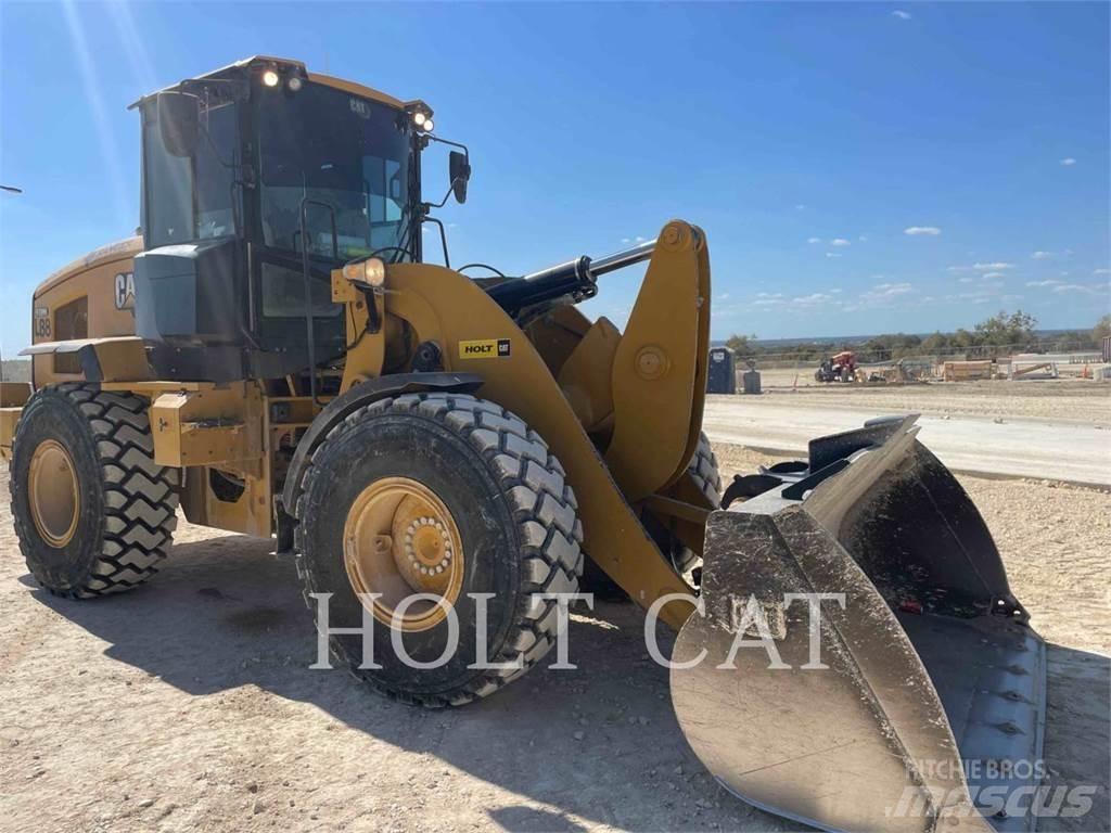 CAT 930M Фронтальні навантажувачі