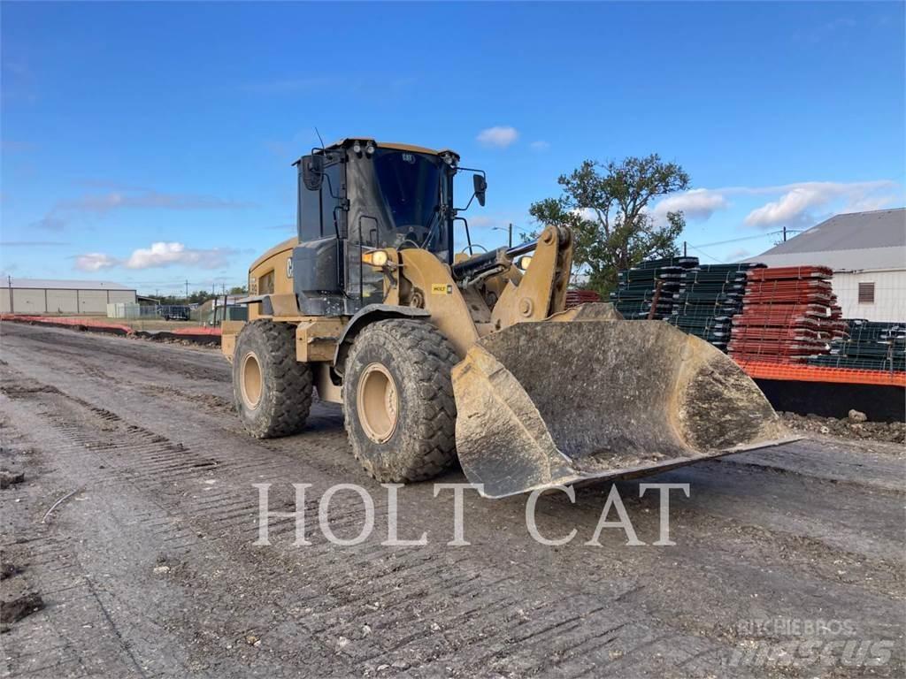 CAT 930M Фронтальні навантажувачі