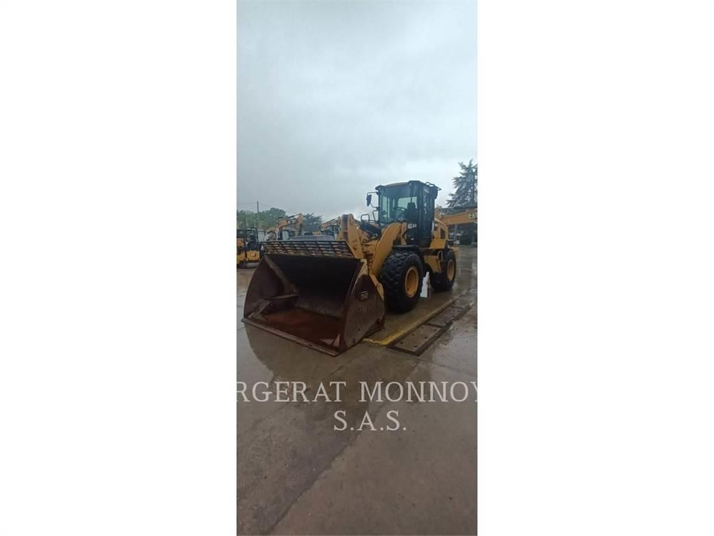 CAT 930M Фронтальні навантажувачі