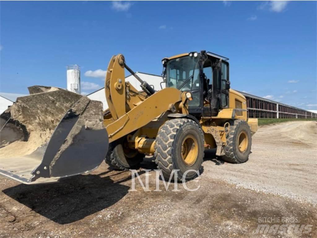 CAT 930M Фронтальні навантажувачі