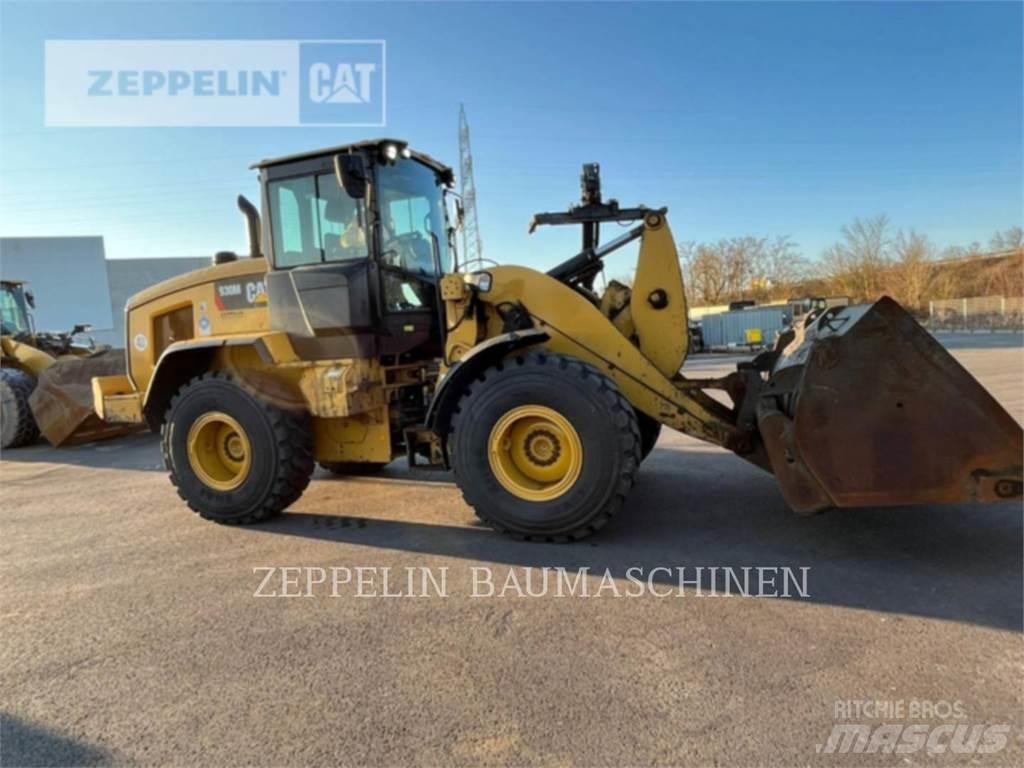 CAT 930M Фронтальні навантажувачі