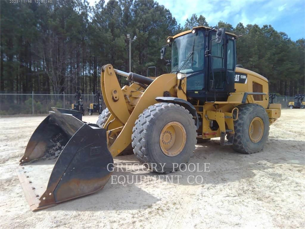 CAT 930M Фронтальні навантажувачі
