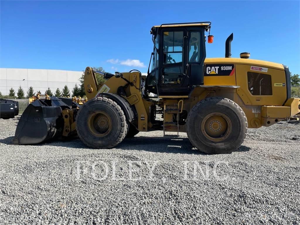 CAT 930M Фронтальні навантажувачі