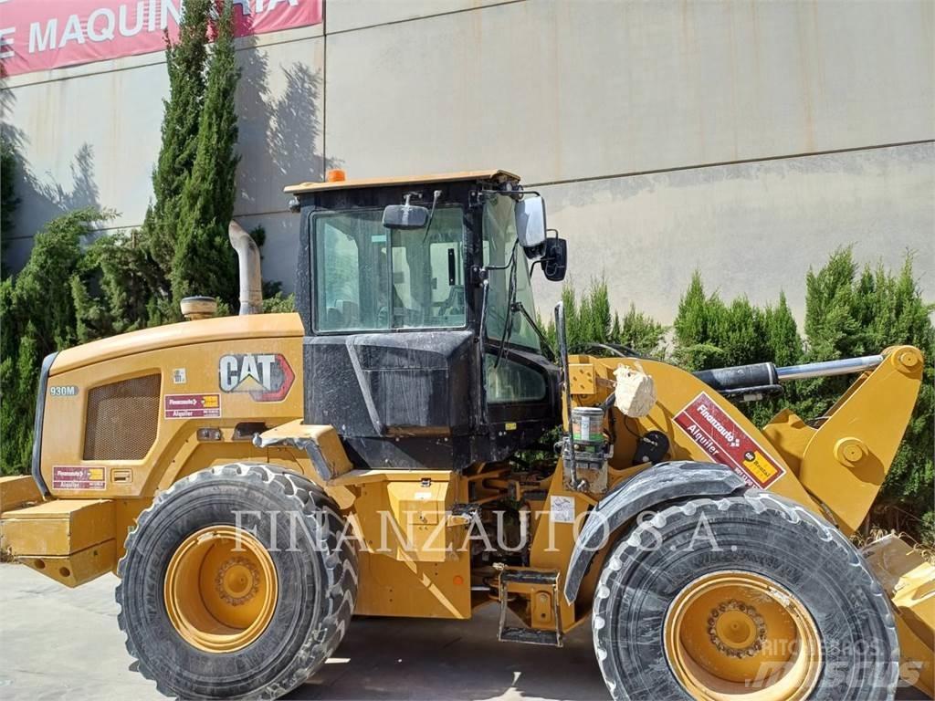 CAT 930M Фронтальні навантажувачі