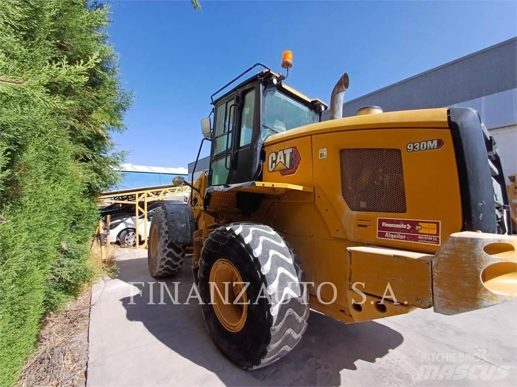 CAT 930M Фронтальні навантажувачі