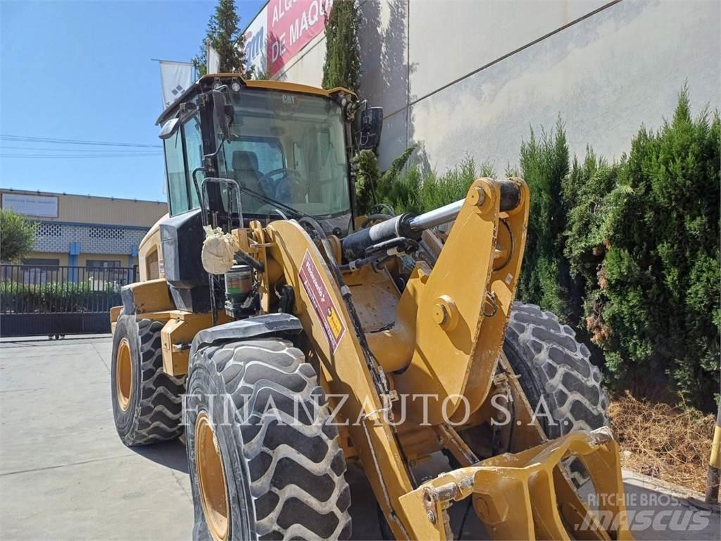 CAT 930M Фронтальні навантажувачі