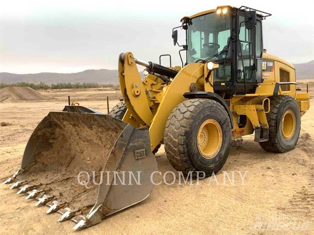 CAT 930M Фронтальні навантажувачі