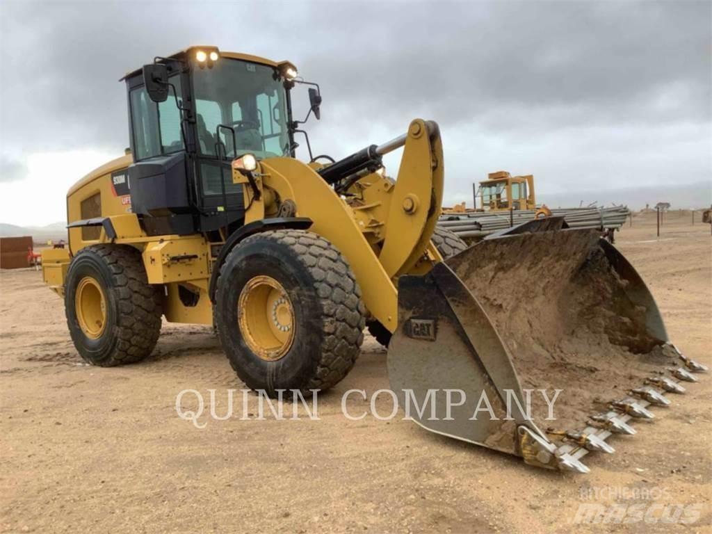 CAT 930M Фронтальні навантажувачі