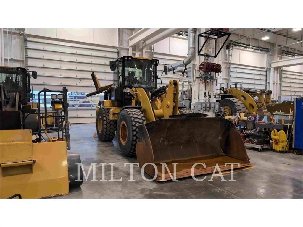 CAT 930M Фронтальні навантажувачі
