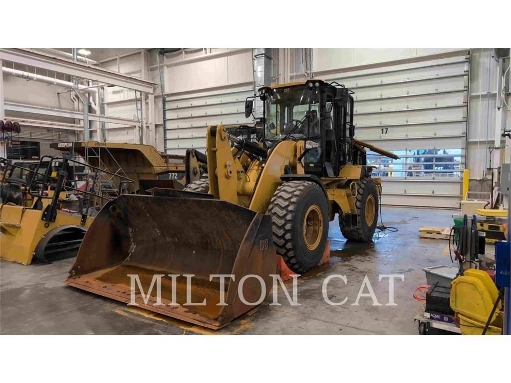 CAT 930M Фронтальні навантажувачі