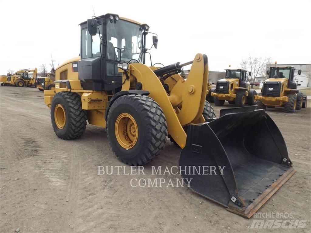 CAT 930M Фронтальні навантажувачі
