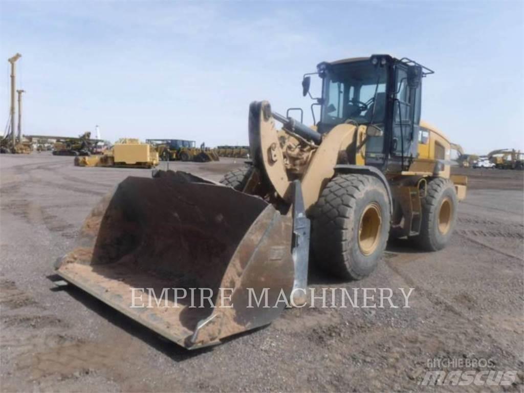 CAT 930M Фронтальні навантажувачі