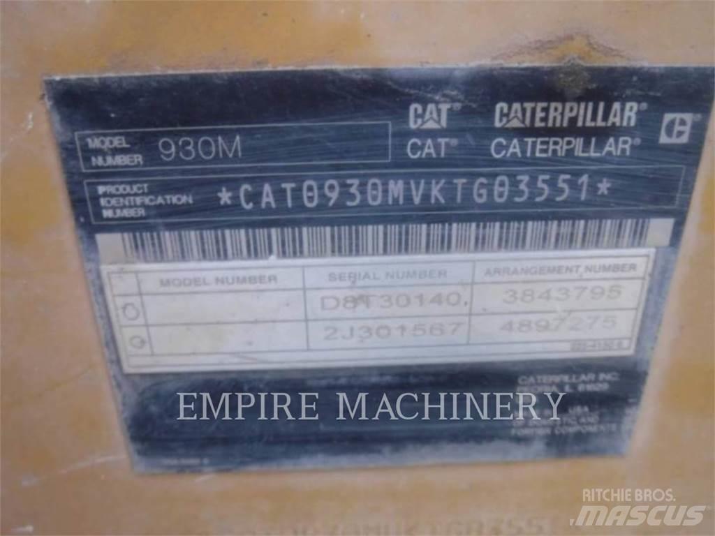 CAT 930M Фронтальні навантажувачі