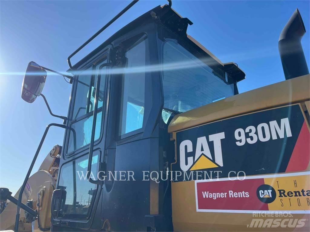 CAT 930M Фронтальні навантажувачі
