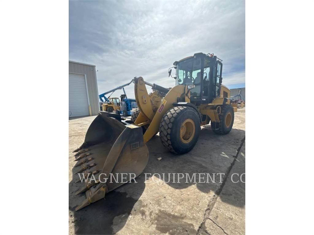CAT 930M Фронтальні навантажувачі