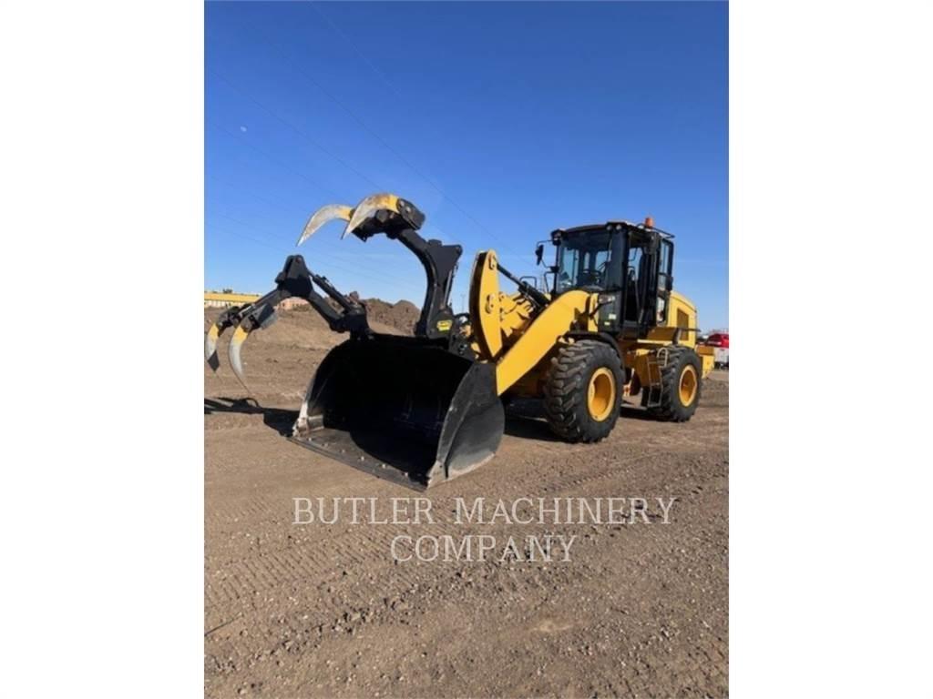 CAT 930M Фронтальні навантажувачі