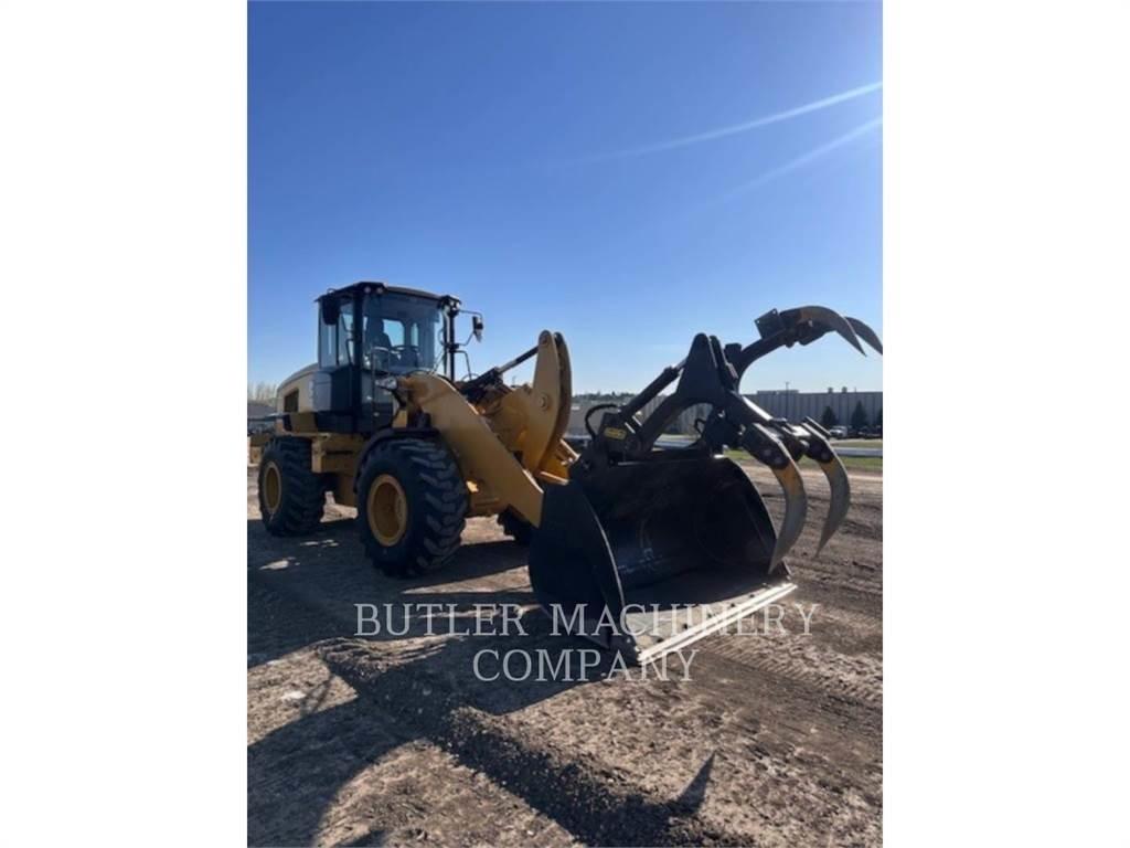 CAT 930M Фронтальні навантажувачі