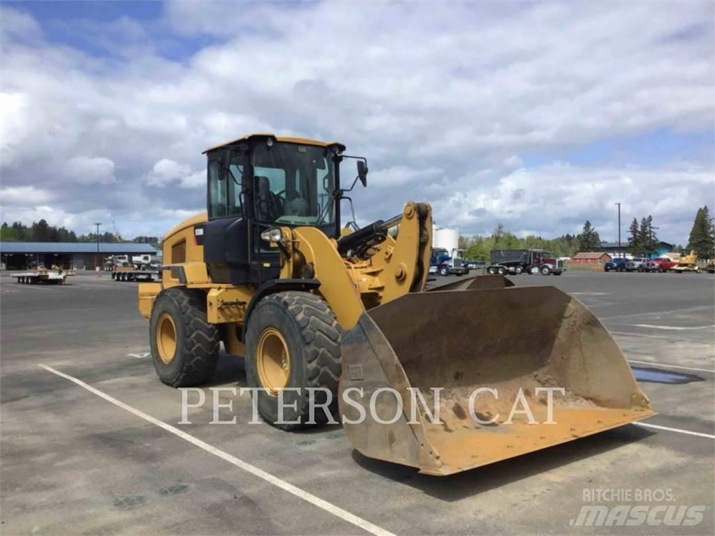 CAT 930M Фронтальні навантажувачі