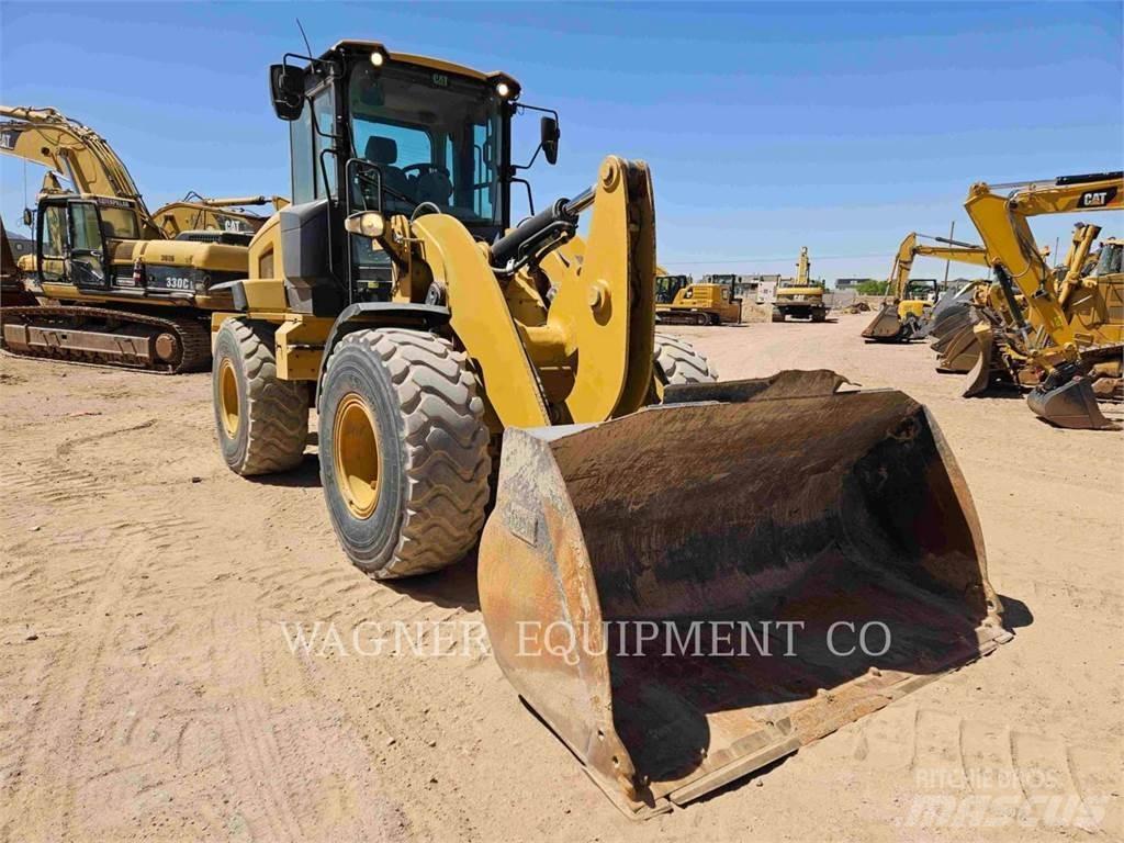 CAT 930M Фронтальні навантажувачі