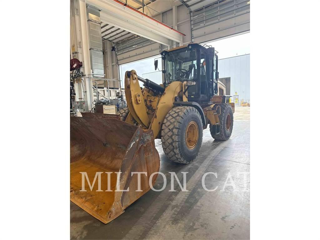CAT 930M Фронтальні навантажувачі