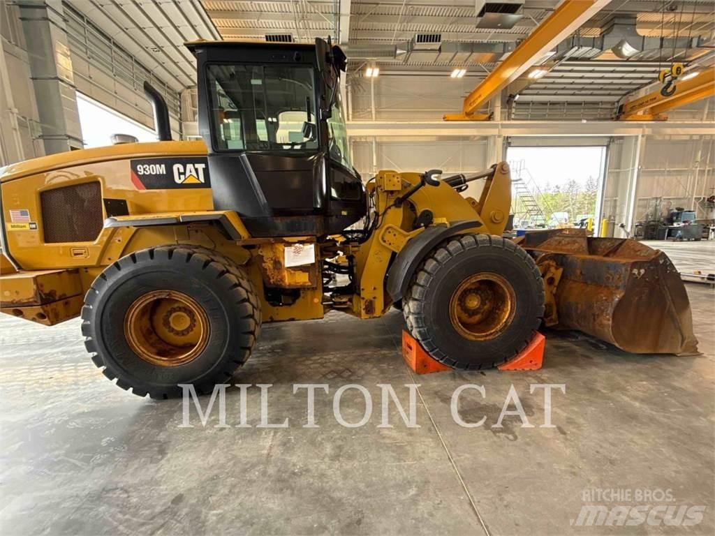 CAT 930M Фронтальні навантажувачі