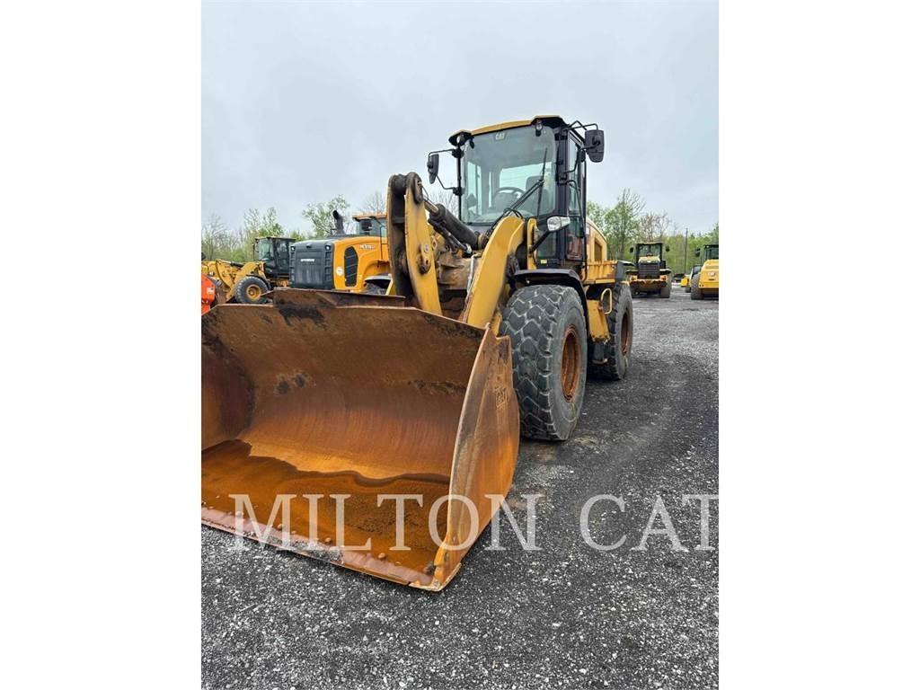 CAT 930M Фронтальні навантажувачі