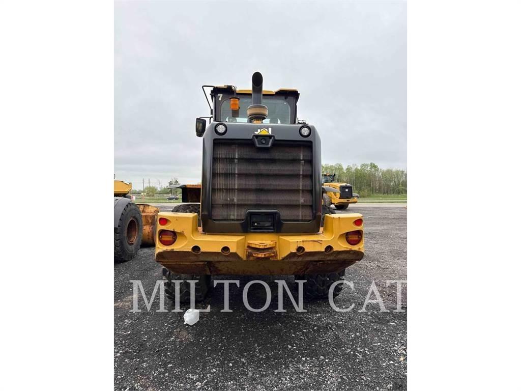 CAT 930M Фронтальні навантажувачі