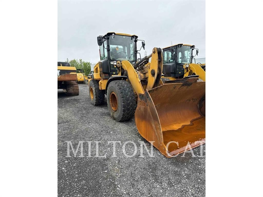 CAT 930M Фронтальні навантажувачі