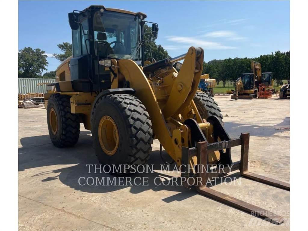 CAT 930M Фронтальні навантажувачі