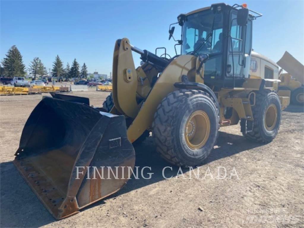 CAT 930M Фронтальні навантажувачі