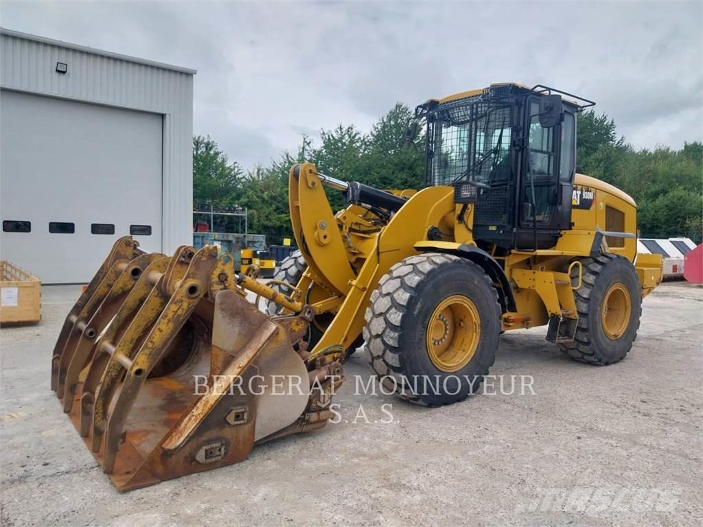 CAT 930M Фронтальні навантажувачі