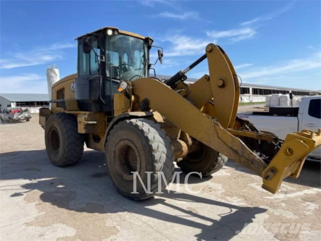 CAT 930M Фронтальні навантажувачі