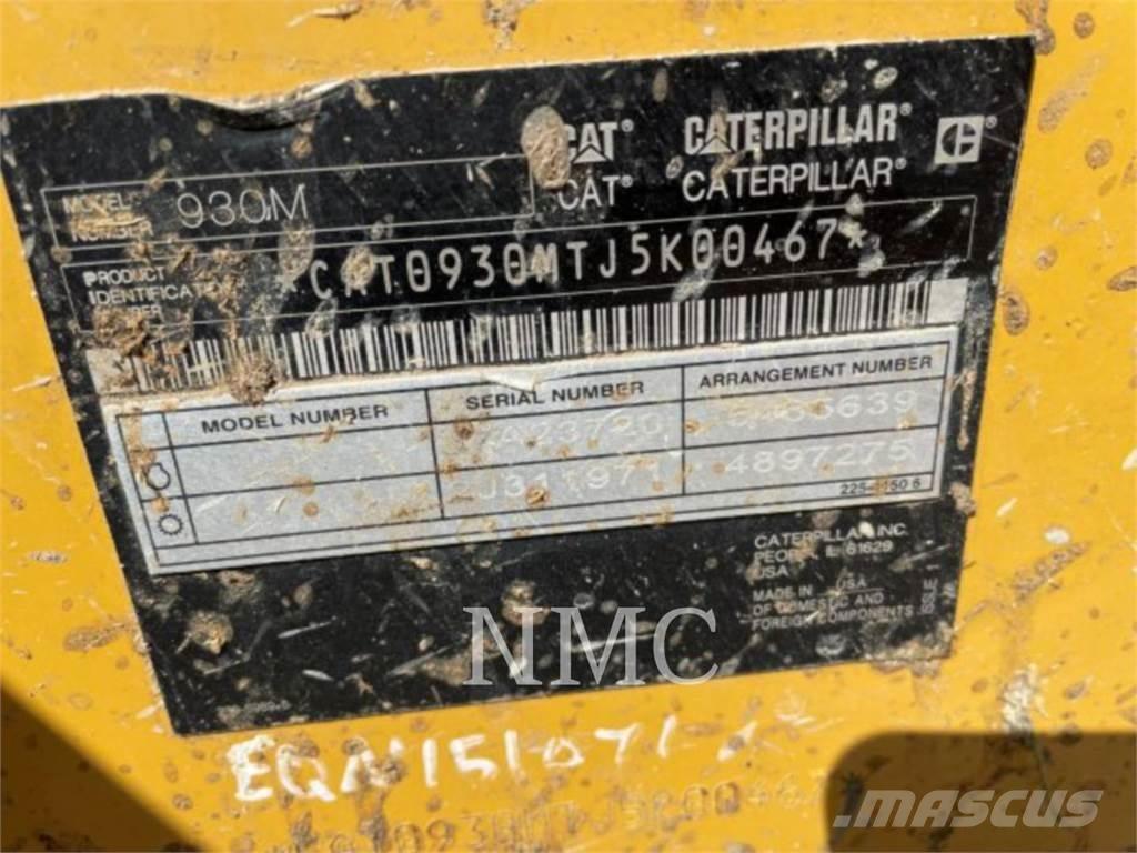 CAT 930M Фронтальні навантажувачі