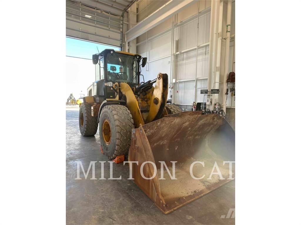 CAT 930M Фронтальні навантажувачі