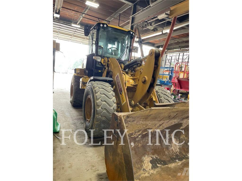 CAT 930M Фронтальні навантажувачі