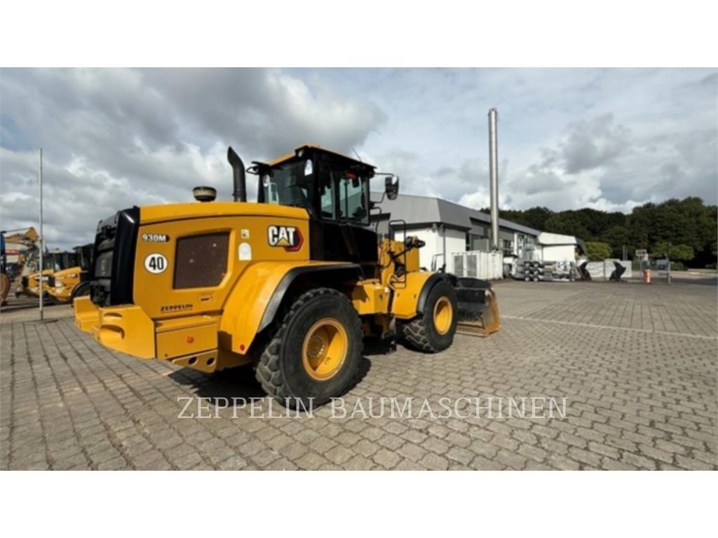 CAT 930M Фронтальні навантажувачі