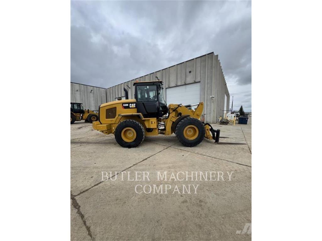 CAT 930M Фронтальні навантажувачі