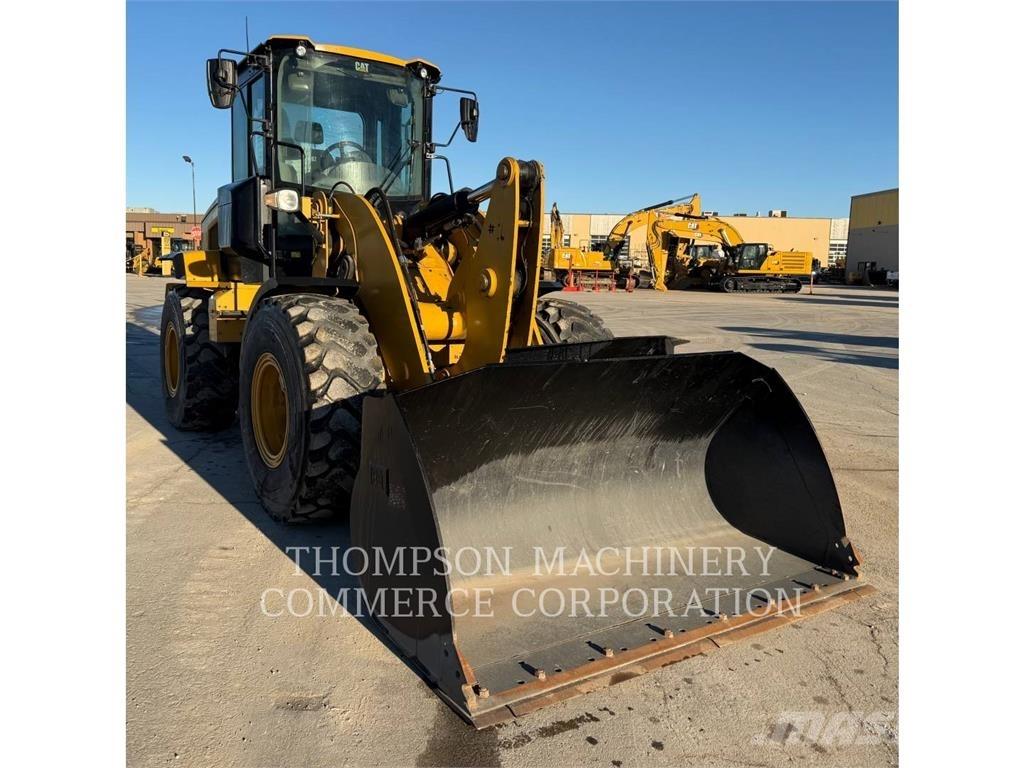 CAT 930M Фронтальні навантажувачі