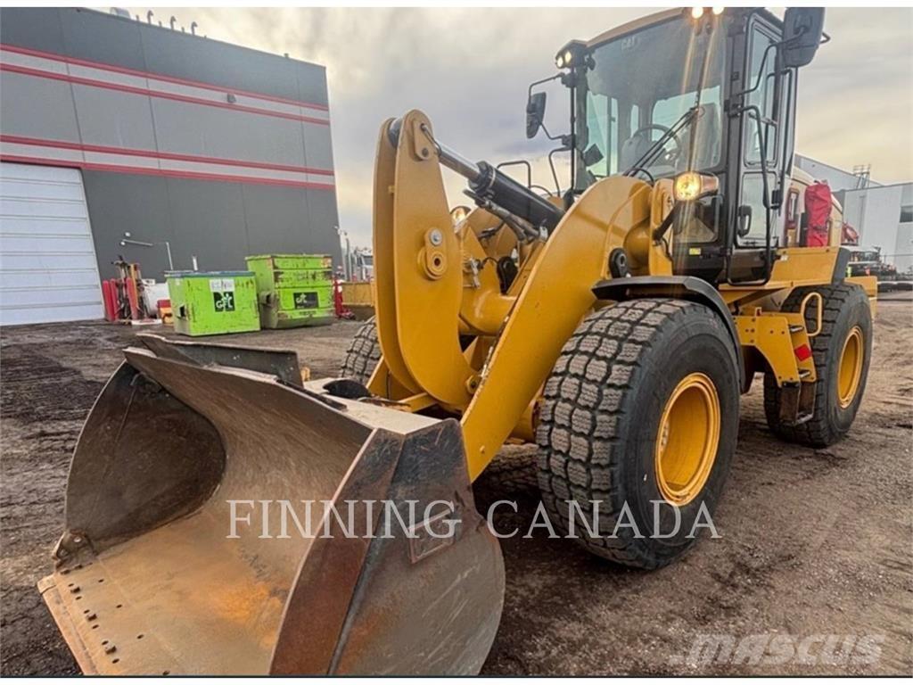 CAT 930M Фронтальні навантажувачі